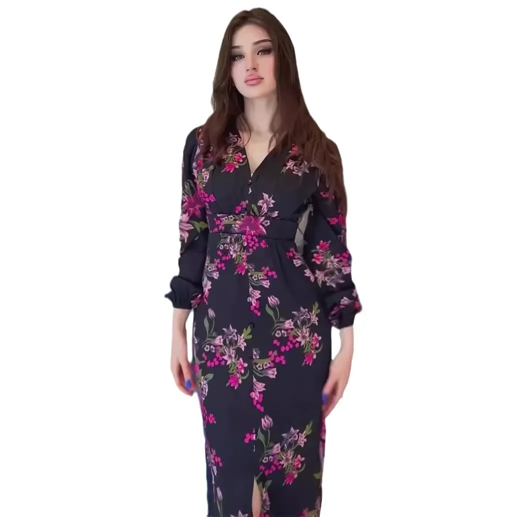 Vêtements pour femmes, nouvelle collection Robe longue imprimée rétro avec un col en V. Cintrage à la taille, conception de fente et robe longue amincissante pour les femmes.