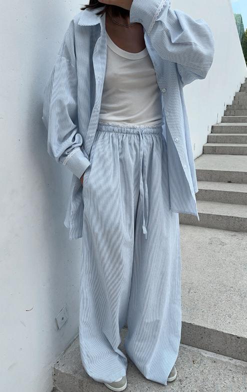 Ensemble deux pièces décontracté pour femme : chemisier ample à revers rayé verticalement et pantalon à taille élastique avec lacets
