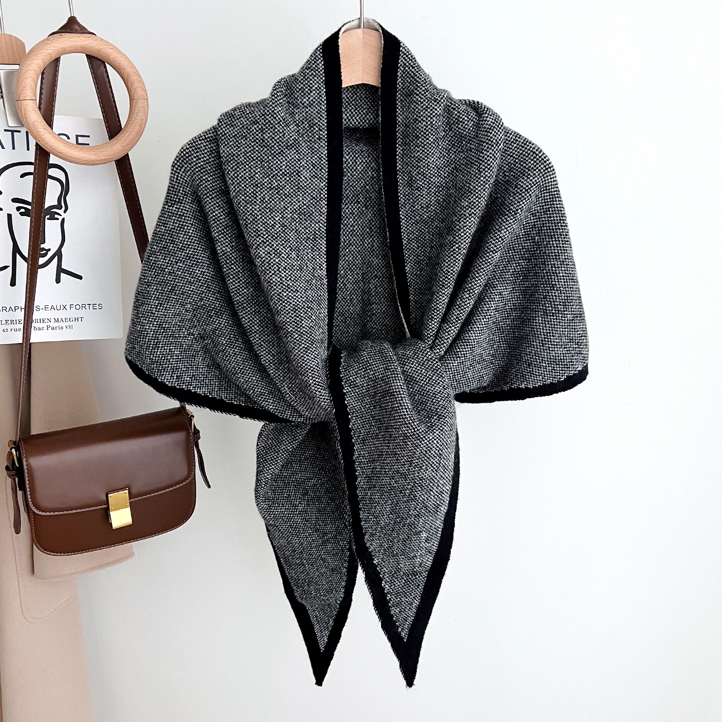 Écharpe en laine tricotée britannique pour femme, grande taille, Triangle, châle d'hiver, couleur unie, Design Triangle, doux, résistant à l'extérieur
