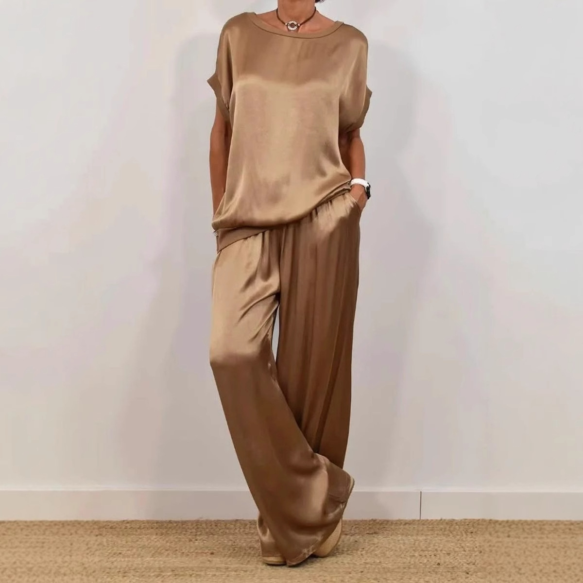 Ensemble deux pièces en Satin pour femmes, t-shirt et pantalon amples, décontracté, à la mode, col rond, manches courtes, costume printemps été, jambes larges