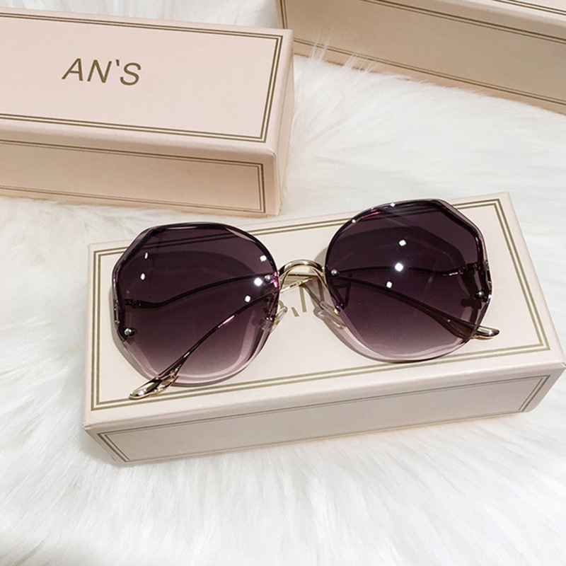 Lunettes de soleil tendance pour femmes, métalliques, UV400, vintage, design élégant, surdimensionnées, carrées, pour femmes