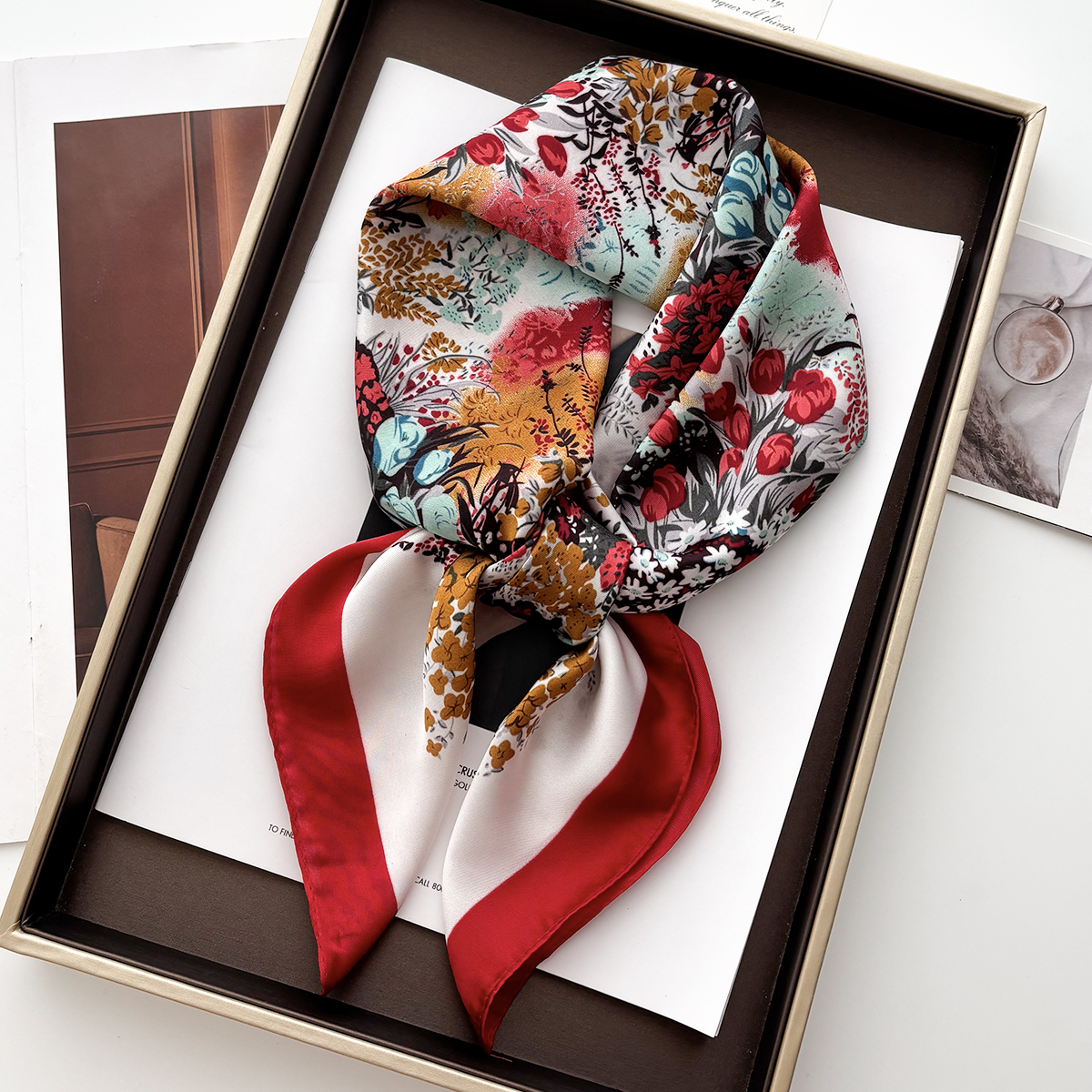 Marque de luxe 2025 chaîne impression carré foulard en soie pour les femmes Hijab bandes de cheveux 70cm foulard femme Satin châle ruban bandeau