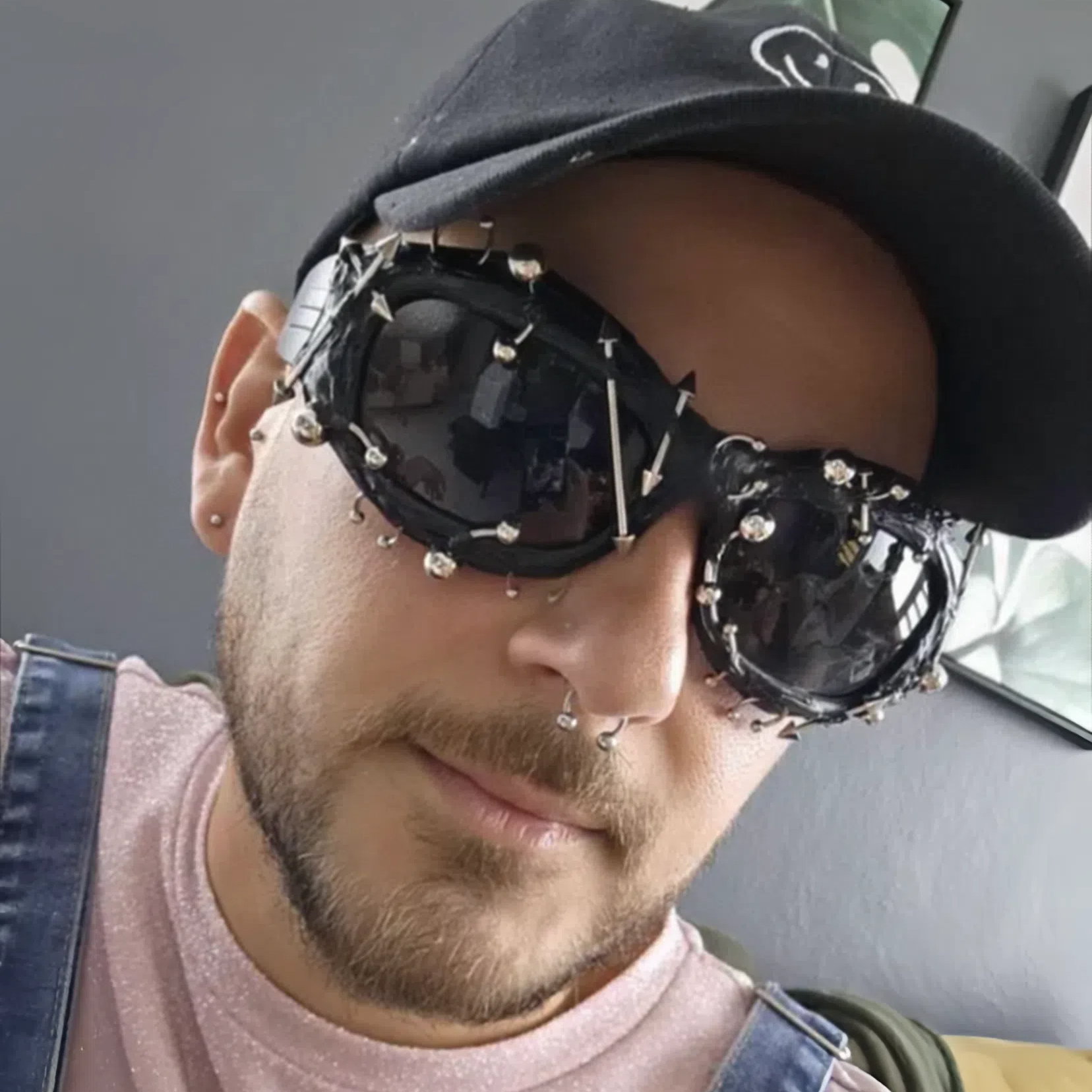 Nouvelles lunettes de soleil personnalisées pour femmes et hommes Punk Rivet cadre lunettes Cool Hiphop danse fête unisexe mode nuances UV400