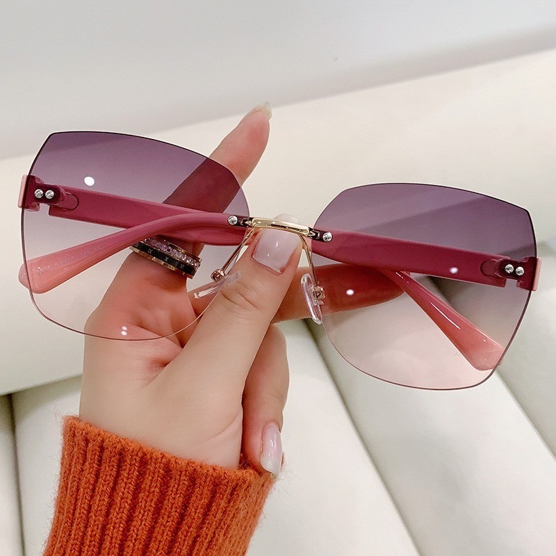 Lunettes de soleil pour femmes nouvelle mode lunettes sans monture dégradé lunettes de soleil dame Vintage classique lunettes de mode