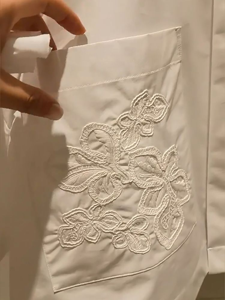 2025 été Blouses courtes demi manches brodé à manches courtes haut col rabat manches chauve-souris ample chemise blanche pour les femmes