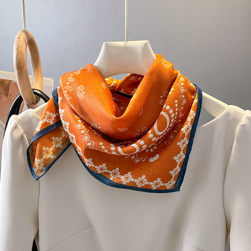 Écharpe carrée imprimée de luxe pour femme, 2024 coton, châle de printemps, enveloppes pour cheveux, main, poignet, sauna, kerchepostal, hijab, bandana, 70cm