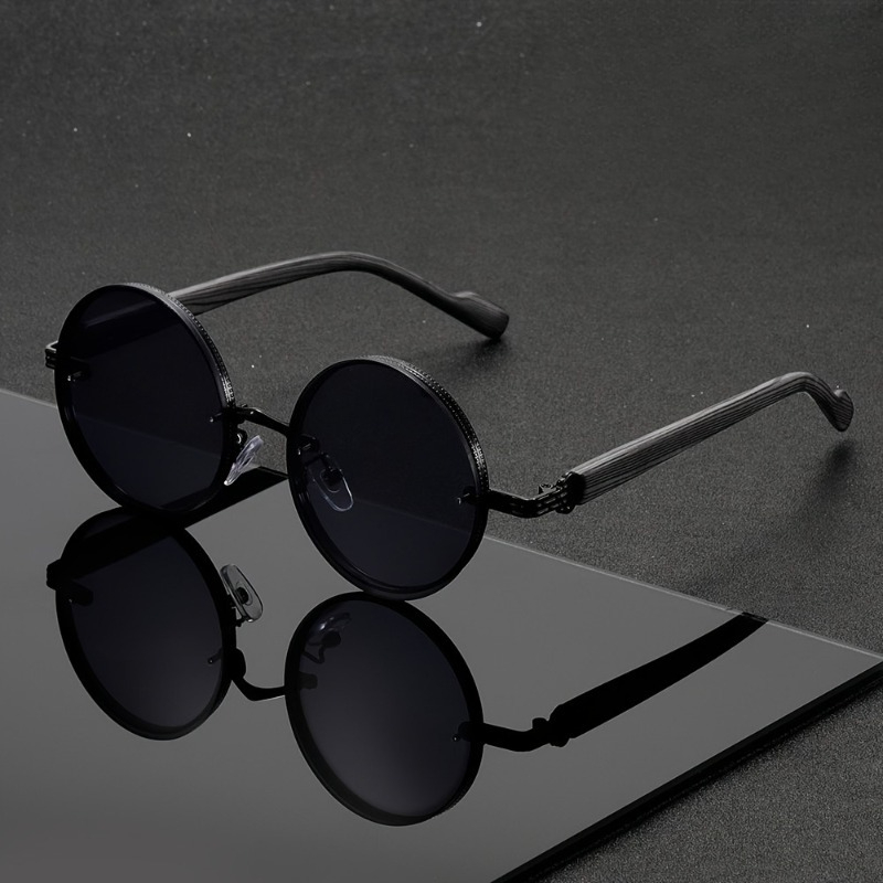 1 paire de lunettes de soleil UV rondes à monture complète, idéales pour l'extérieur et l'usage quotidien. Livré avec un chiffon de nettoyage et des coussinets de nez antidérapants.