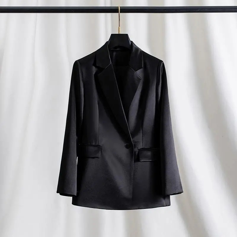 Vêtements d'extérieur pour femmes printemps-été 2026 : Nouveau costume en satin fluide, haut de gamme, haut ample, vêtement d'extérieur amincissant et élégant.