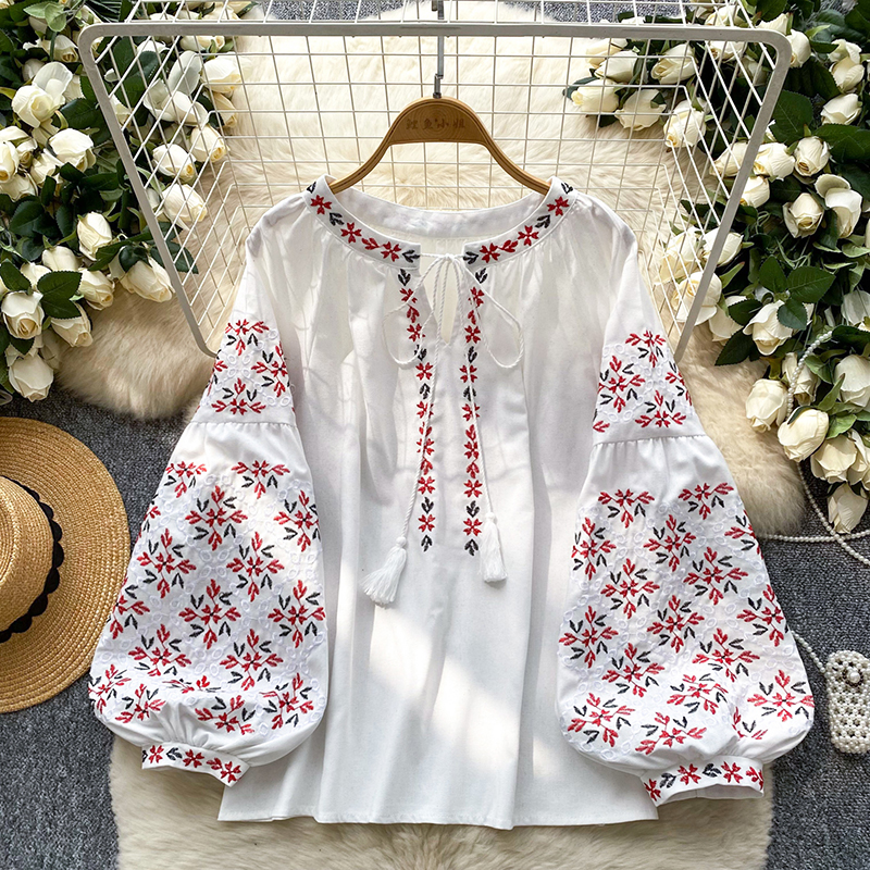 Chemisier vintage brodé floral pour femmes, manches lanternes, à lacets, ample, pour l'été 2026