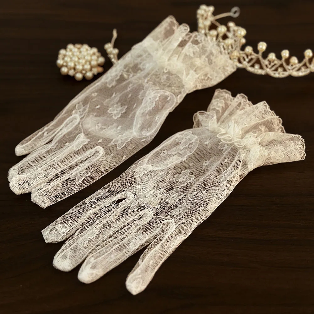 Gants de mariée vintage en dentelle blanche avec nœud et perles pour robe de mariée et séance photo