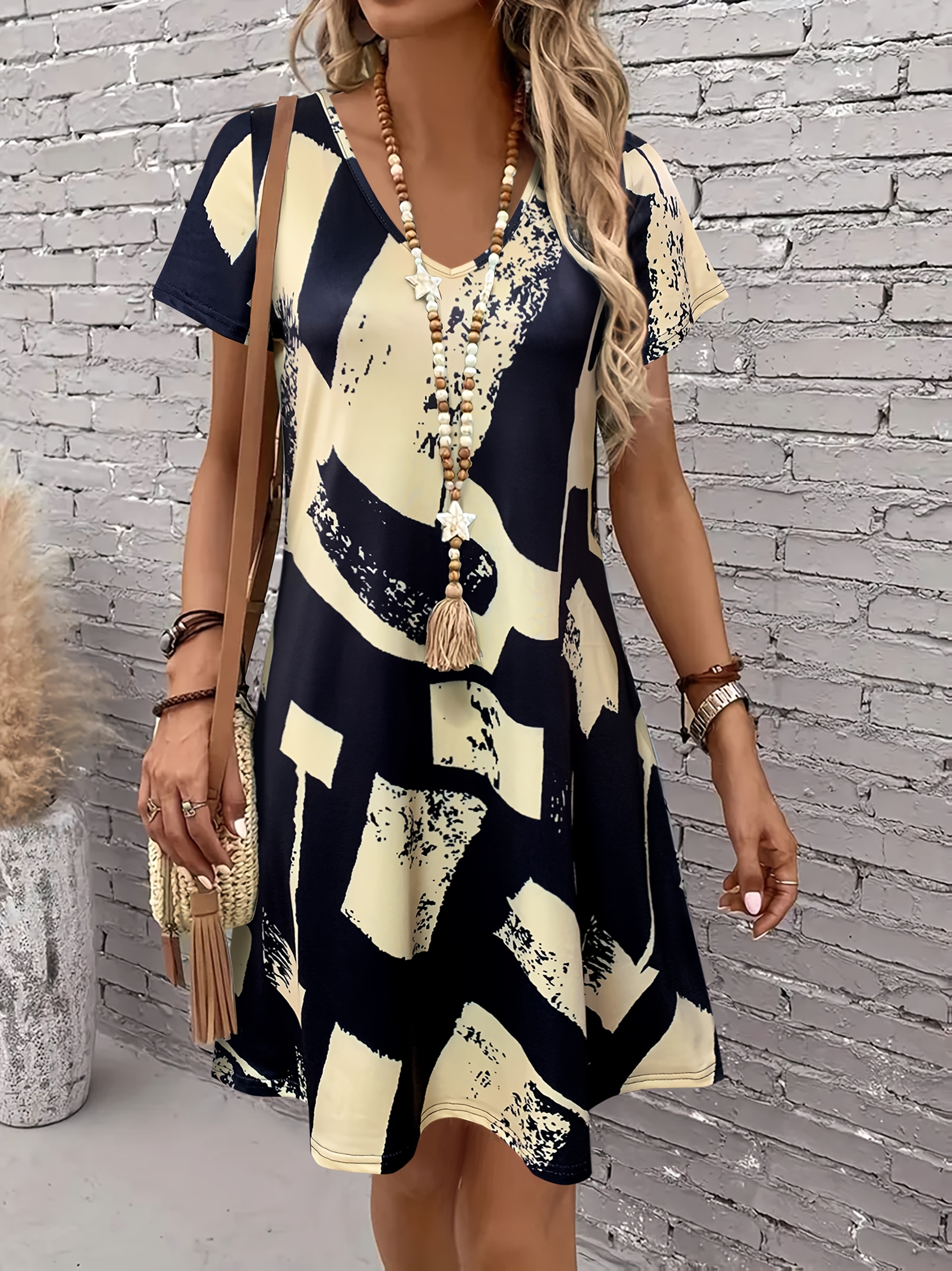 Robe midi pour femme grande taille à imprimé géométrique abstrait, décontractée d'été, col en V, manches courtes, coupe trapèze fluide, pour la plage et les vacances
