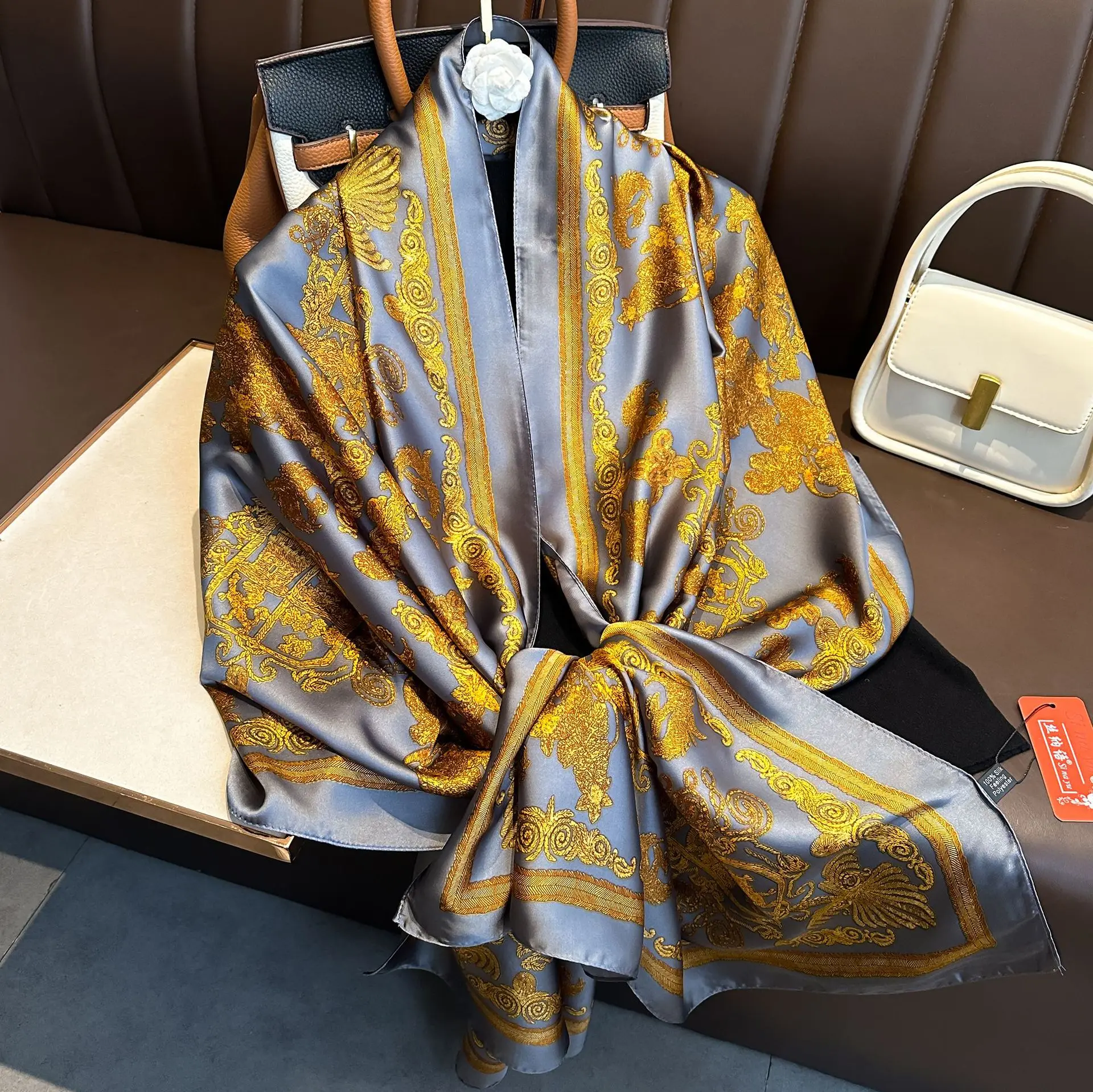 Marque de luxe femmes longues foulards en soie châle dame enveloppement doux femme Europe concepteur plage Bandanna Foulard silencieux paréo 180*90 cm