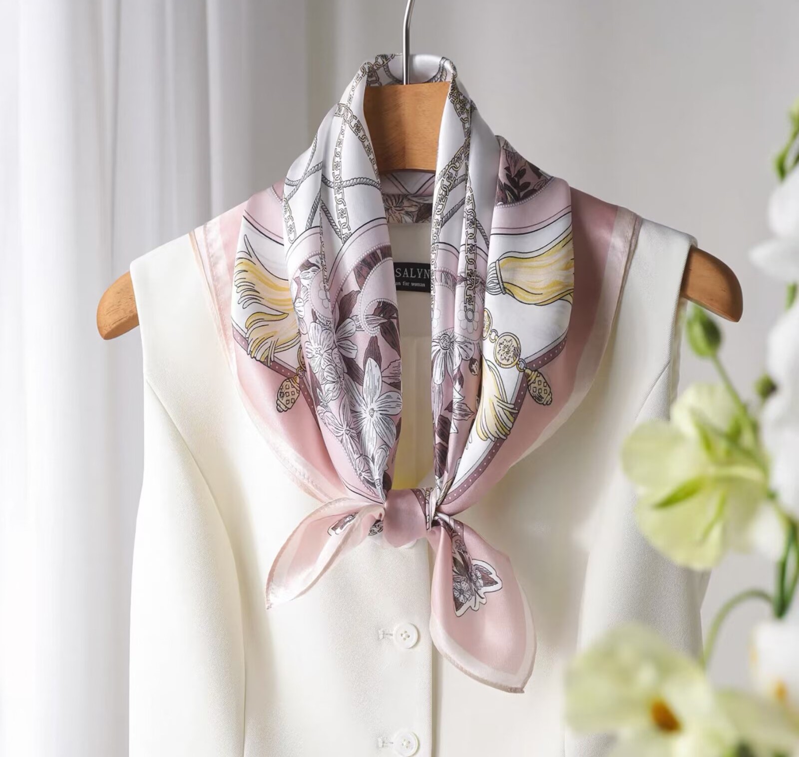 Foulard carré 70 cm en soie de mûrier 100% pour femme, motif floral tendance, foulard de luxe, accessoires pour la tête, bandana, châle
