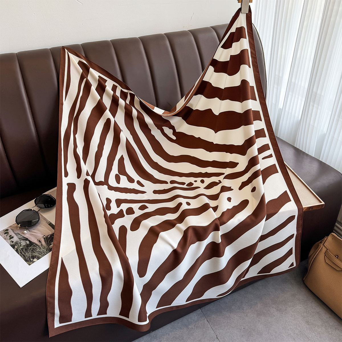 Foulard carré en soie sergée 90x90cm pour femme, châle doux, hijab de luxe, accessoires pour cheveux marron