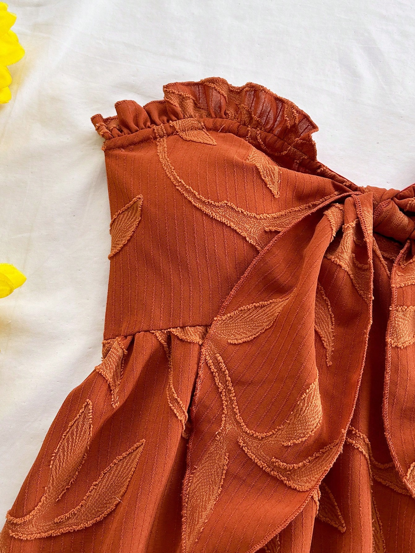 Ensemble 2 pièces pour femmes comprenant un haut imprimé orange-rouge et un short décontracté, parfait pour le quotidien, les vacances, les fêtes et les rendez-vous