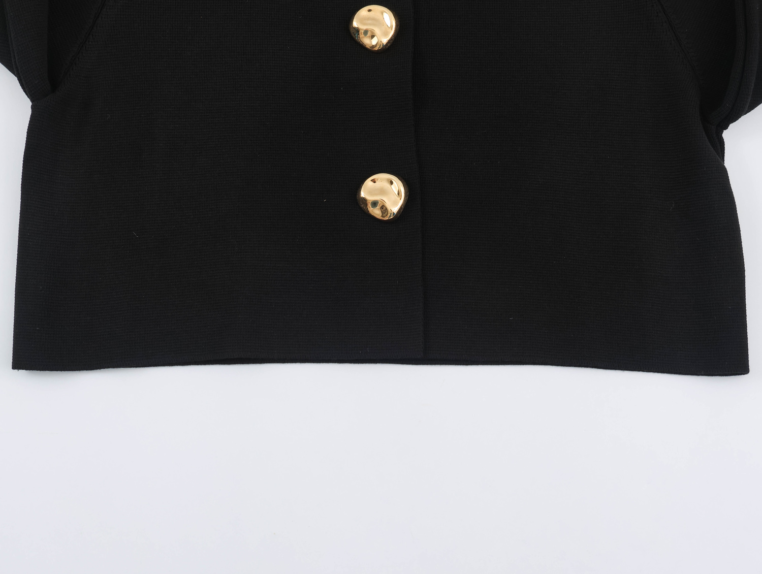 BSAY Veste courte en tricot élégante pour femmes, col rond, manches évasées, boutons décoratifs dorés, cardigan court en tricot, veste d'extérieur