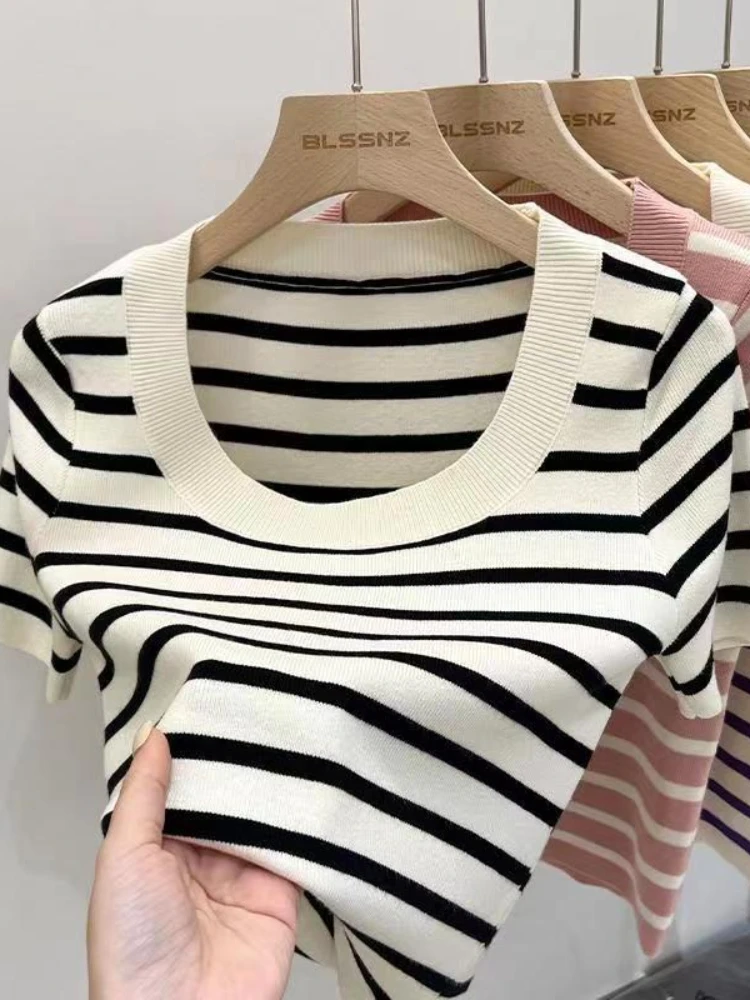 Femme nouveaux vêtements rayé à manches courtes T-shirt coupe ajustée hauts femme col rond tricoté gaine T-shirt vêtements de rue sexe sportif Y2K