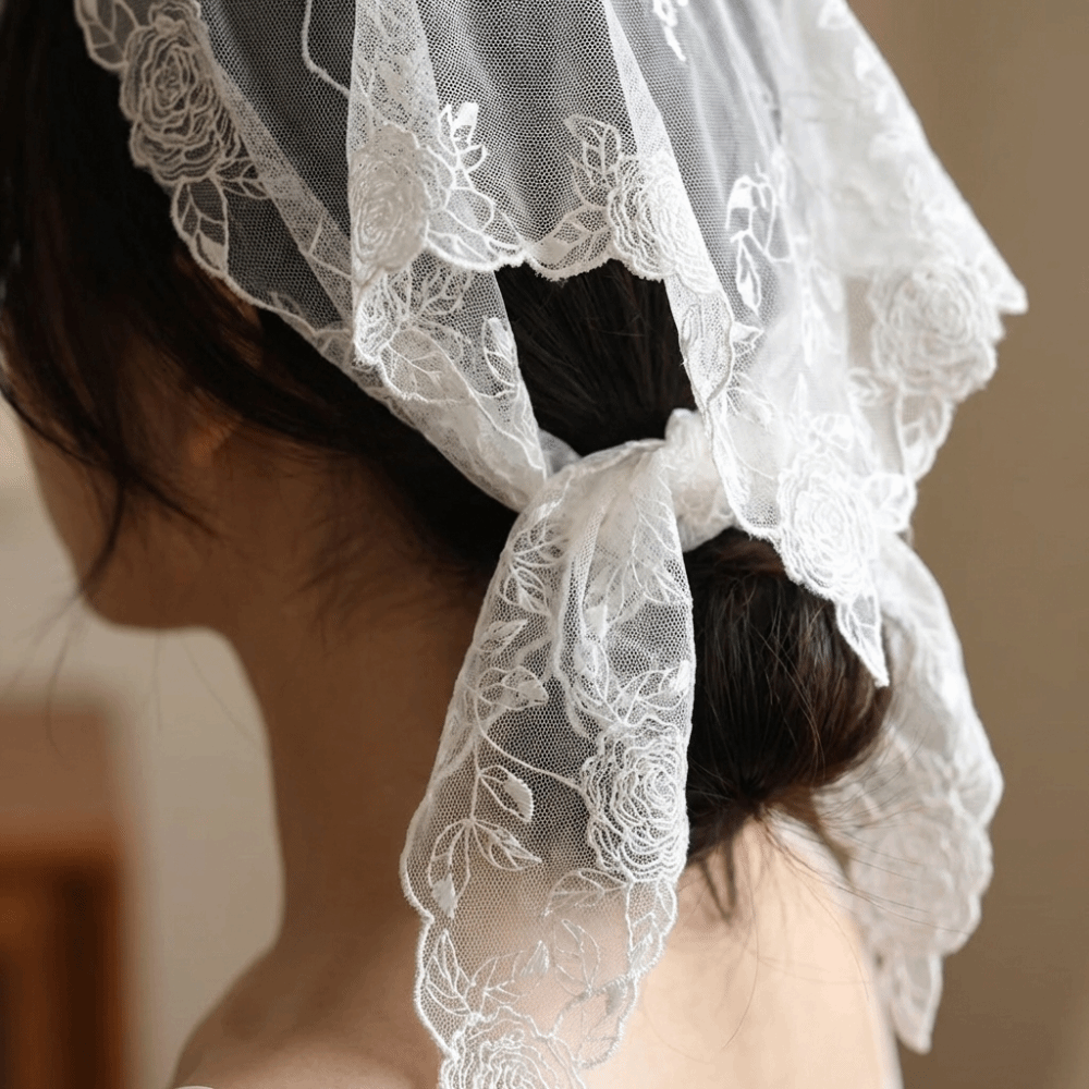 Écharpe en maille respirante style français avec motif de roses en dentelle tridimensionnelle, foulard léger et élégant en soie pour femme