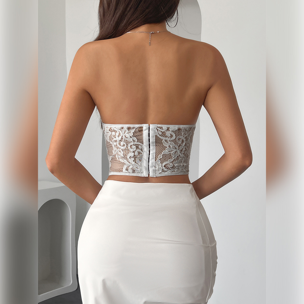 Hauts, vestes, corsets, débardeurs, camisoles et tops tube pour femmes, en dentelle et perles, sans manches, push-up, style coquette, coupe courte, taille ajustée, sexy