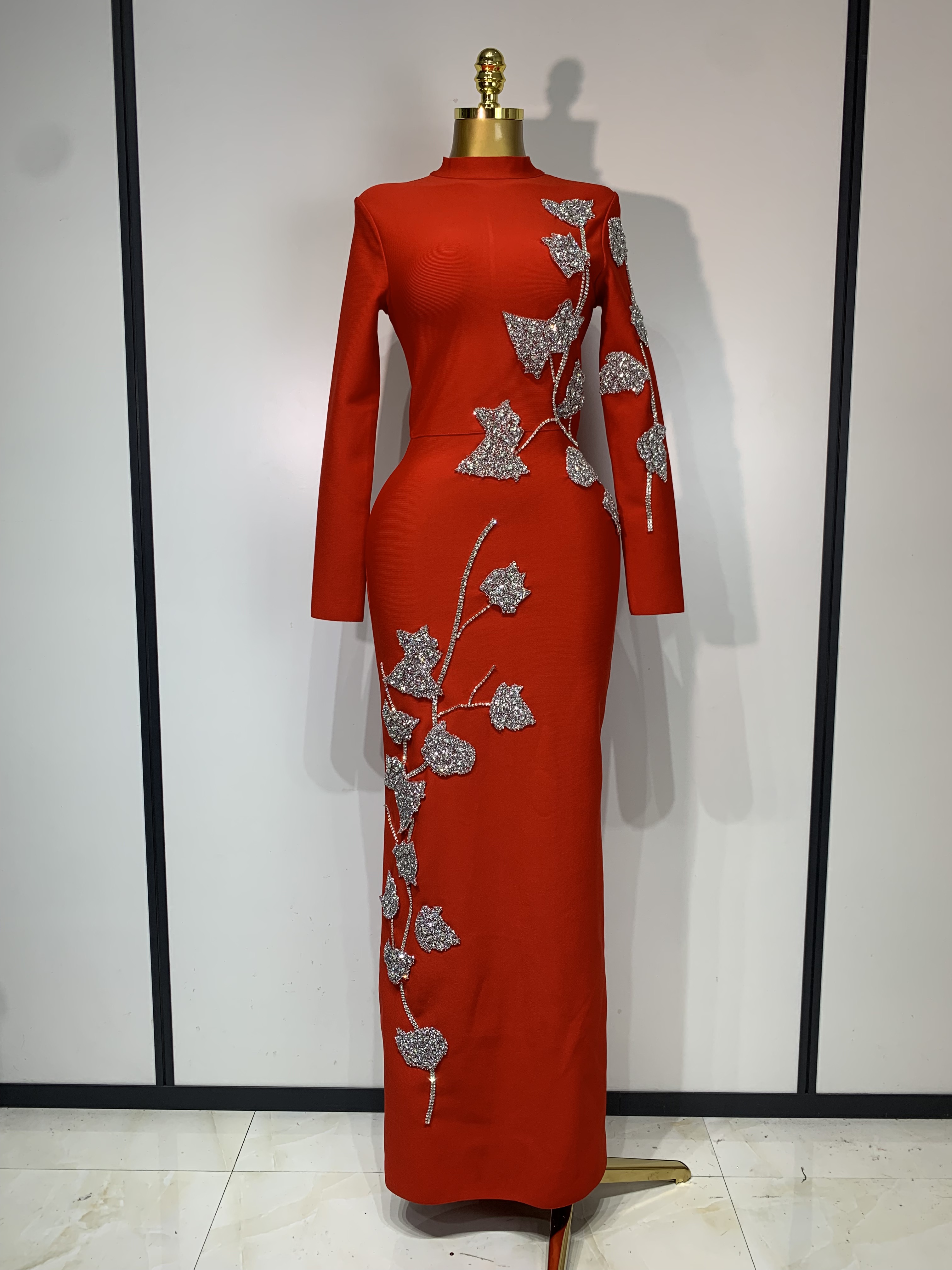 Femmes Sexy à manches longues perles Maxi longue moulante robes de pansement de luxe fête d'anniversaire célébrité élégant tricoté vêtements