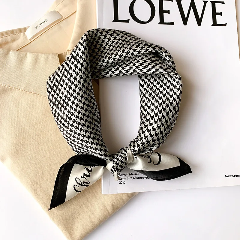 Foulard de cheveux 2023 Satin de soie pour femmes, foulard de tête carrée, Bandana pour dames, à la mode 100%