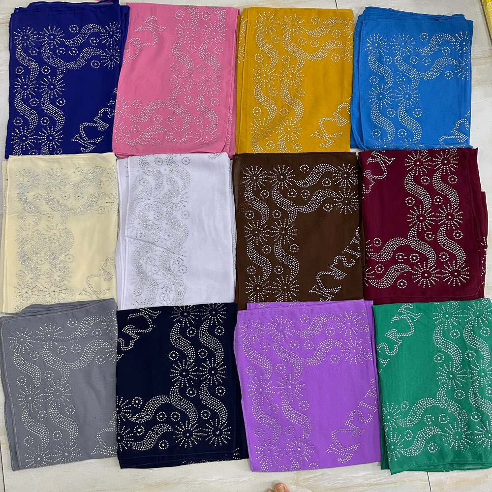 Foulard Hijab Uni en Mousseline Africaine avec Petits Strass Brillants pour l'Été et l'Hiver – Vente en Gros