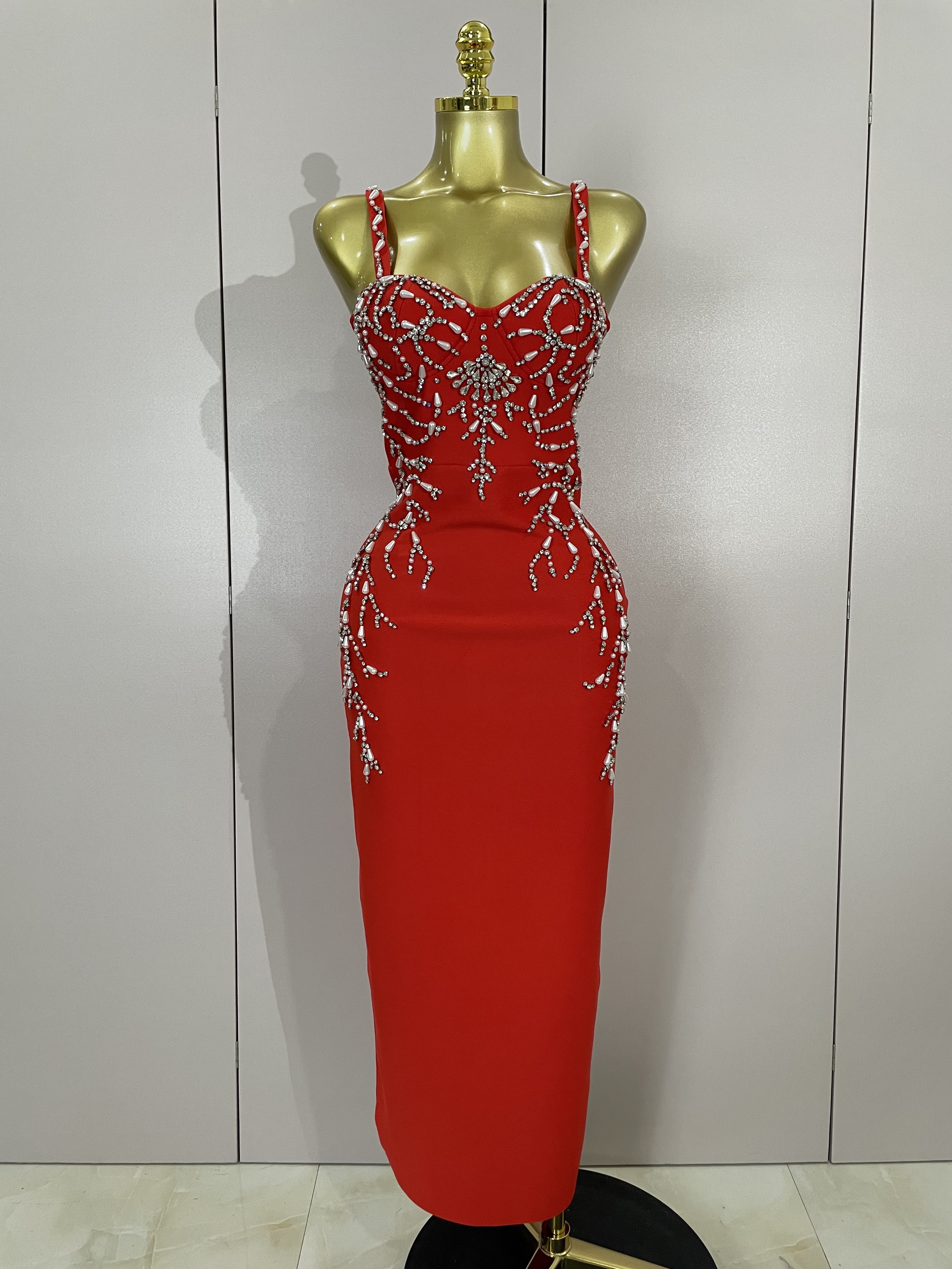 Femmes célébrité élégante soirée Club fête de luxe robe d'anniversaire 2025 nouveau Sexy dos nu rouge perles longue moulante robe de pansement