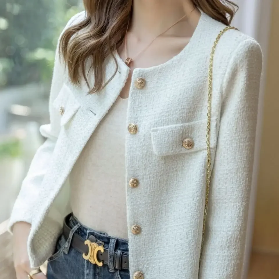 2025 laine Tweed manteau mode haut de gamme bouton doré court mince tempérament printemps et automne coréen manteaux femmes veste