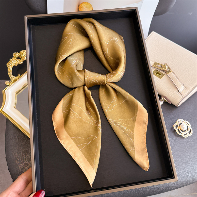 Foulard carré de luxe à motifs floraux pour femme, en soie, bandana, hijab, écharpe élégante, châle pour le voyage