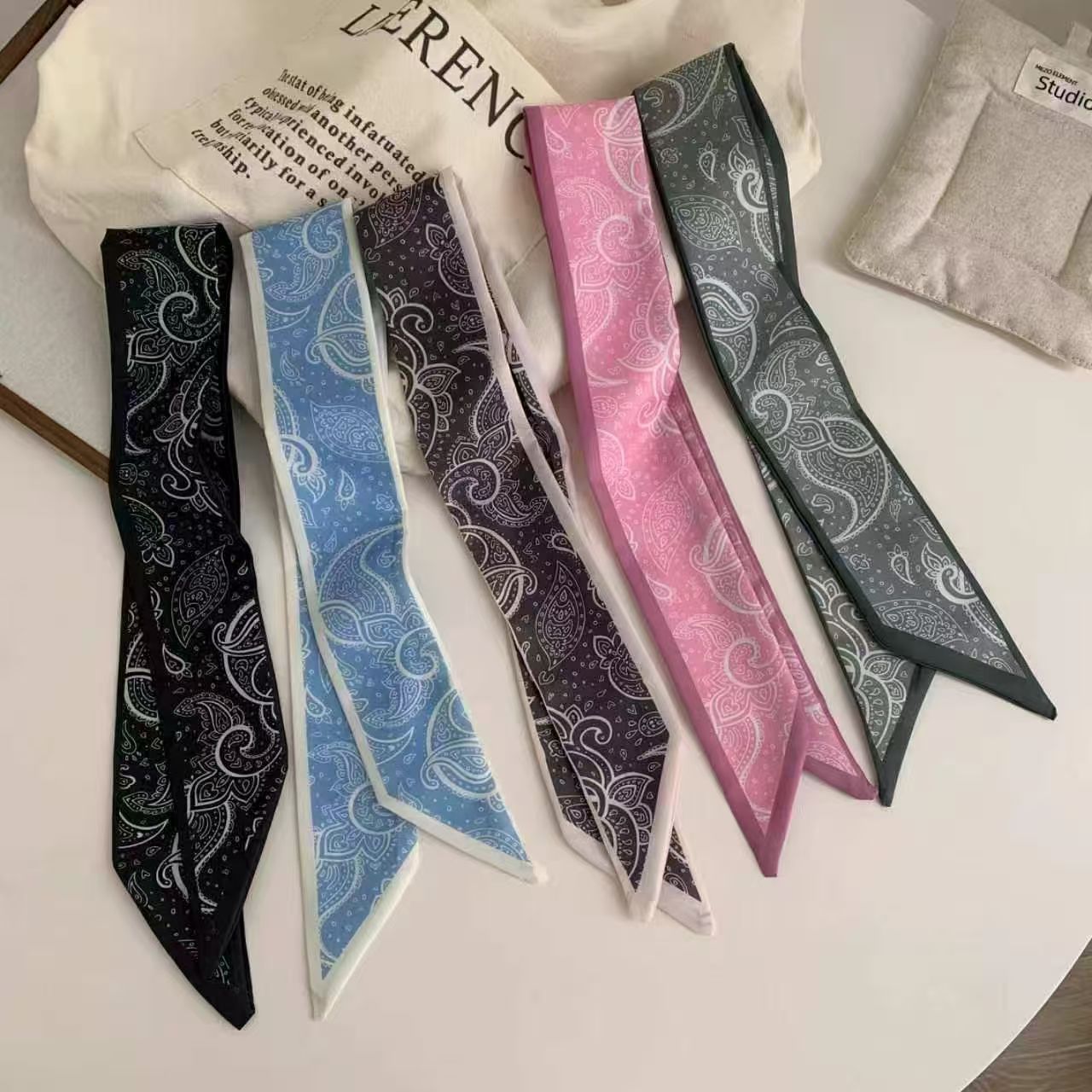 Lot de 5 foulards en satin imitation soie pour femme, bandeaux pour cheveux, accessoires de coiffure, foulards pour femme, rubans, attaches de cou pour poignée de sac
