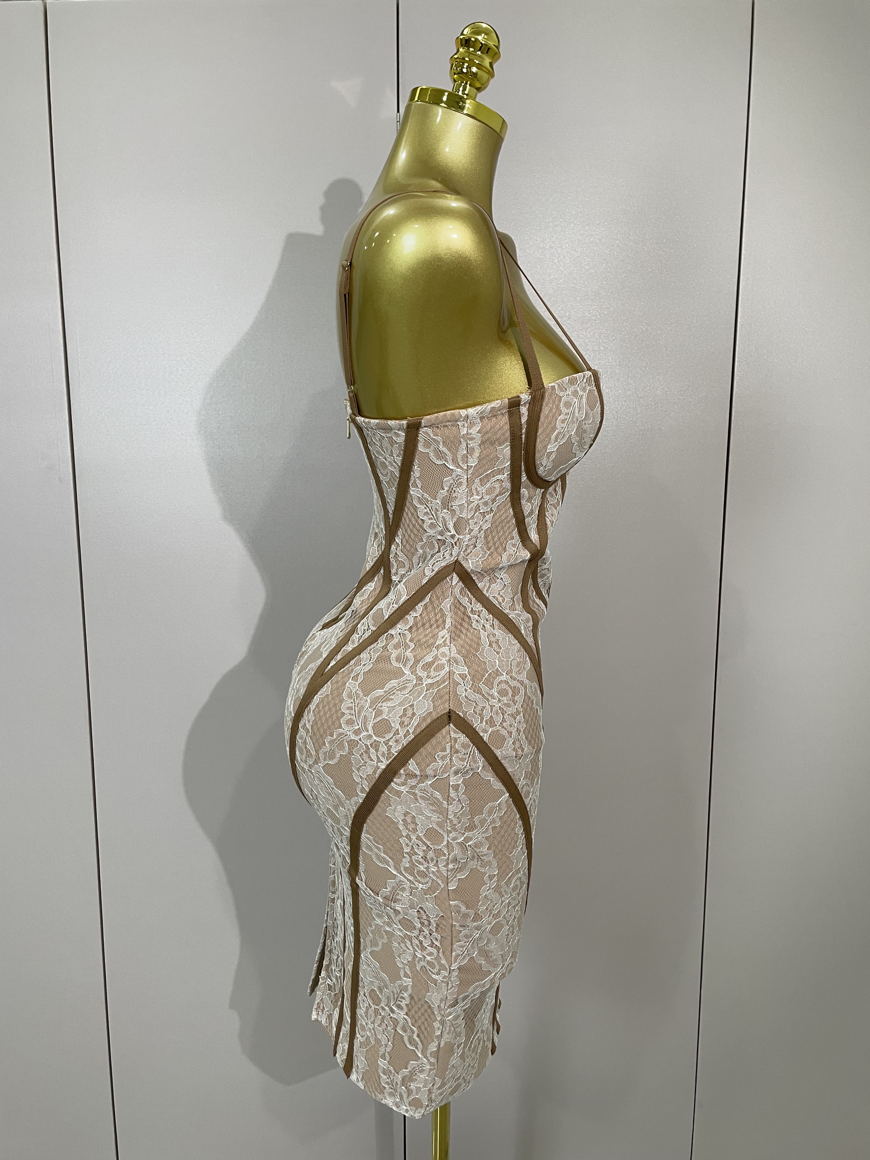 Robe de soirée en dentelle pour femmes, Design Original, Camisole, dos nu, robes de soirée d'anniversaire, tenue de spectacle en boîte de nuit, nouvelle collection 2025