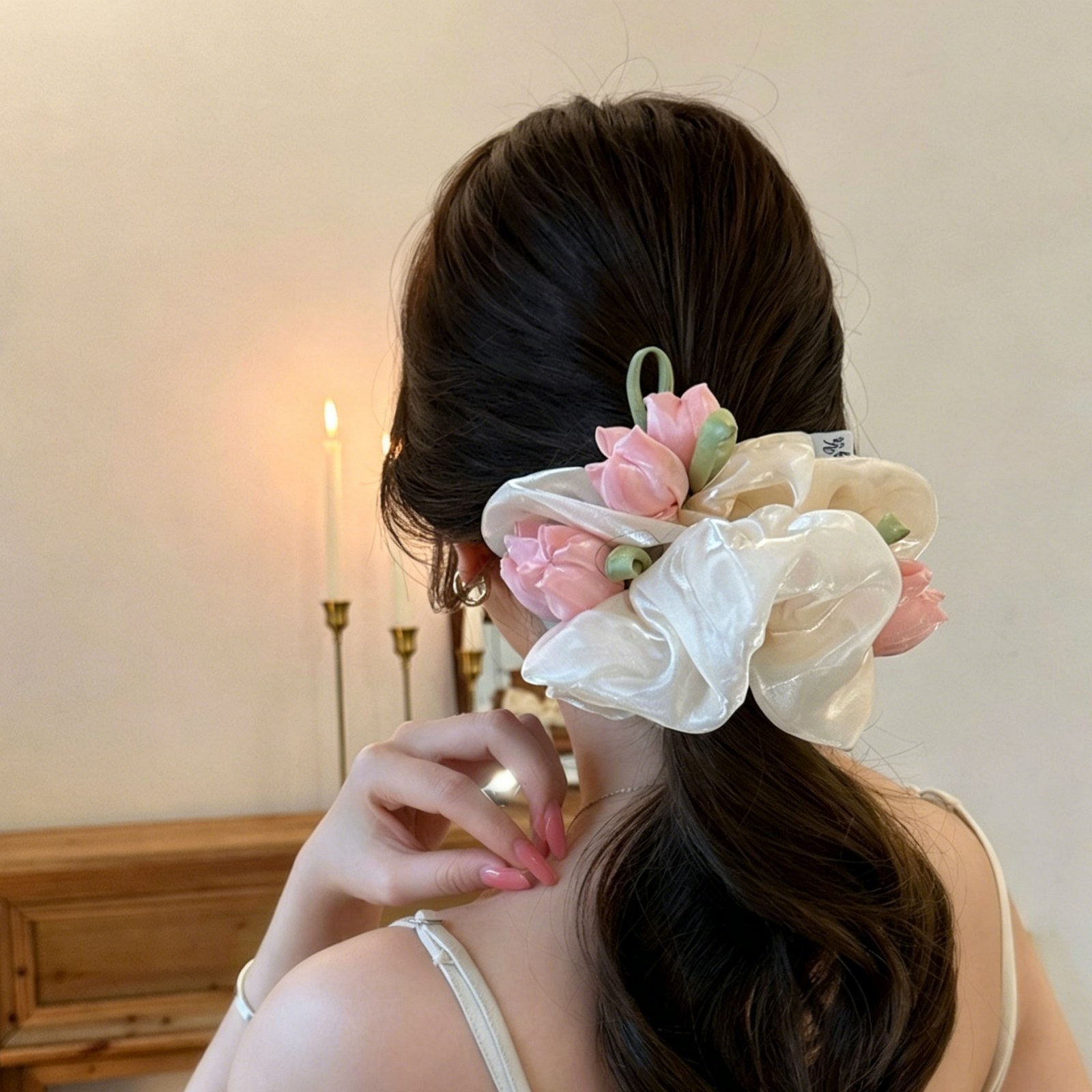 1PC Chouchous en satin motif tulipe d'été, grands élastiques à cheveux élégants en soie douce, accessoires capillaires doux et délicats pour femmes, pour le quotidien et les fêtes