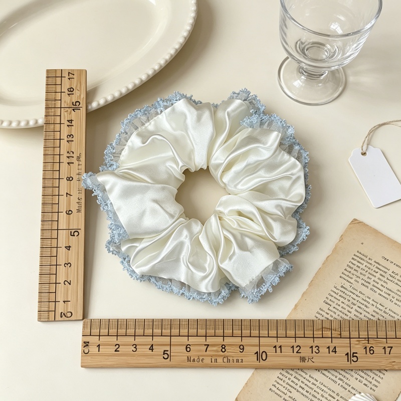 Élastiques à cheveux pour femmes en satin blanc, style foulard carré, avec garniture en dentelle à paillettes bleues, style coréen, doux, pour usage quotidien et queue de cheval