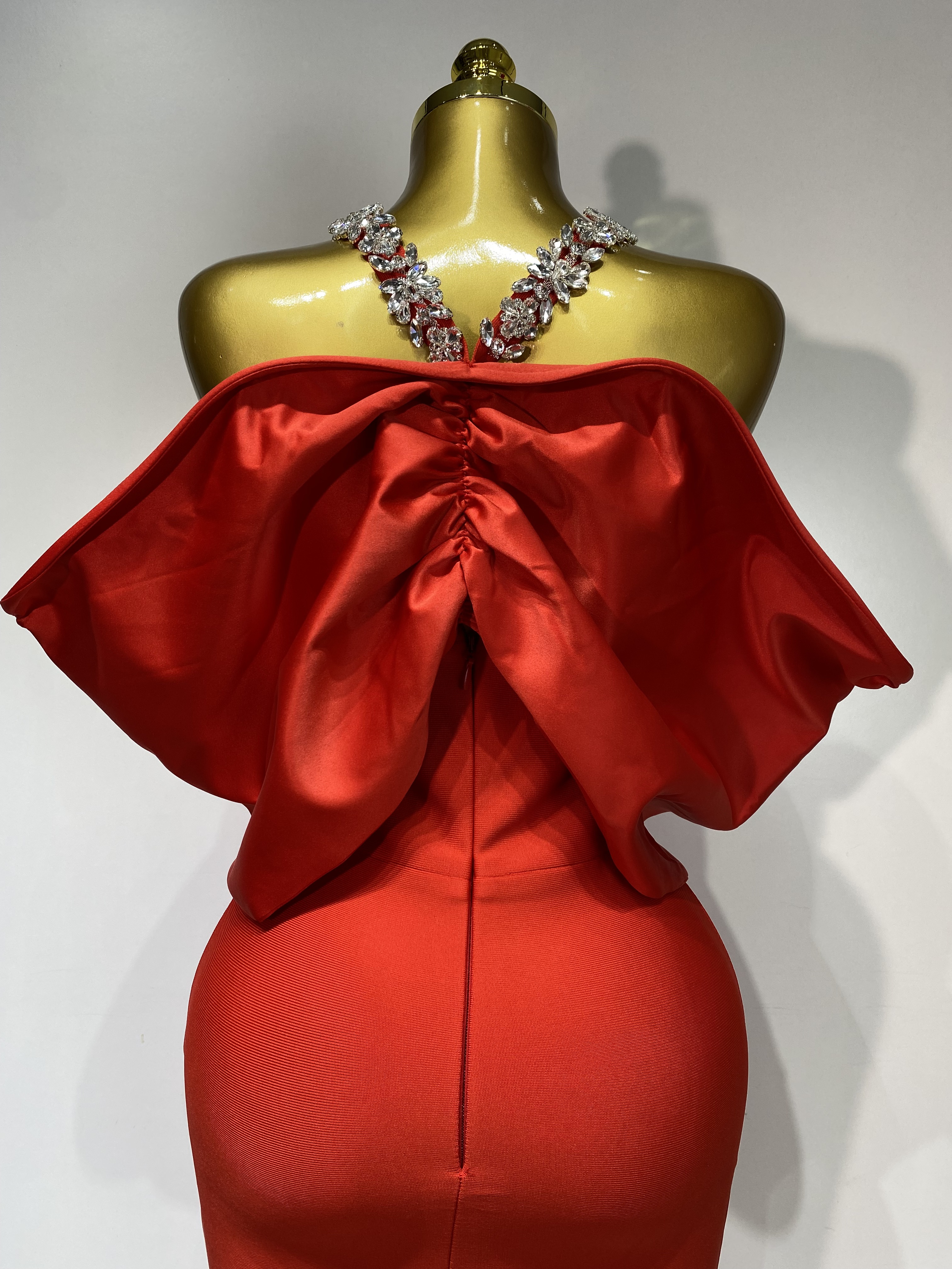 Femmes Sexy élégant licou hors de l'épaule cristal moulante longue robe de pansement discothèque soirée de luxe robe d'anniversaire