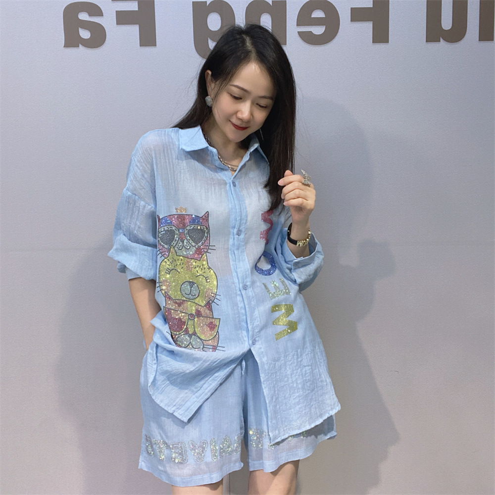 Ensemble décontracté femme chemise manches longues et short en lin-coton, motif dessin animé, grande taille, 2 pièces, pour vacances et plage, été 2026