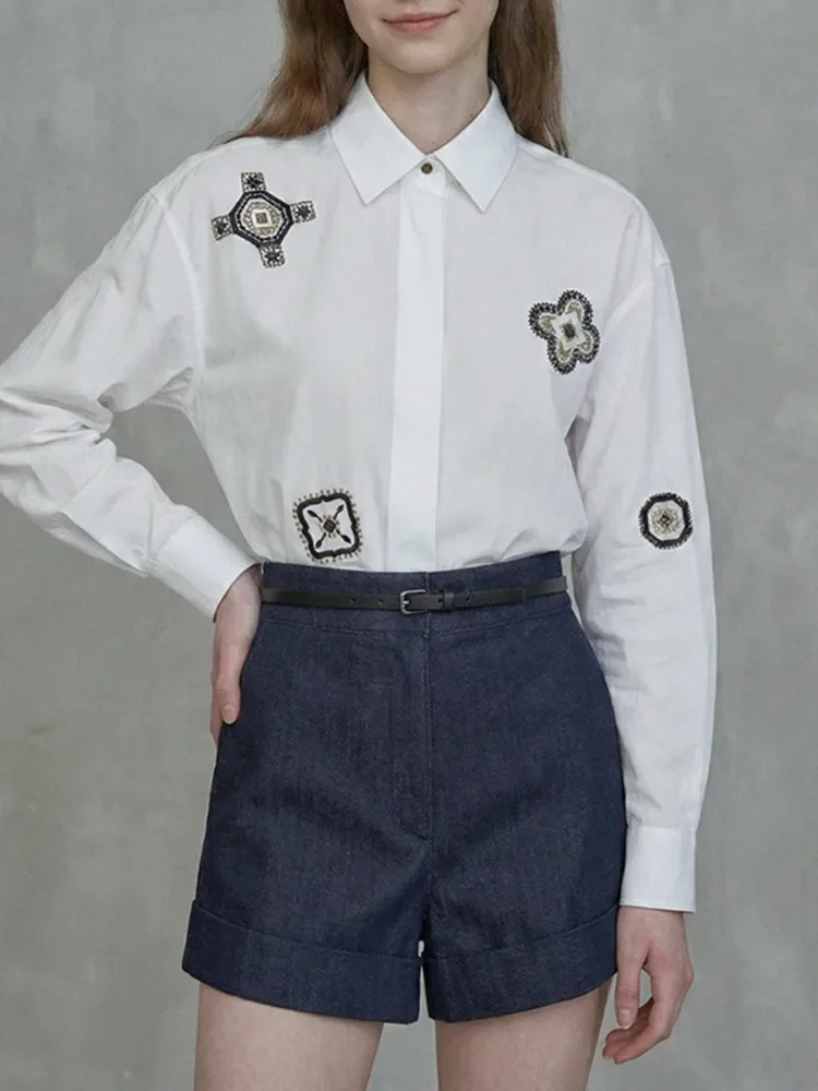 Chemisier pour femme blanc à motif géométrique brodé, col rabattu, manches longues, simple boutonnage, style décontracté