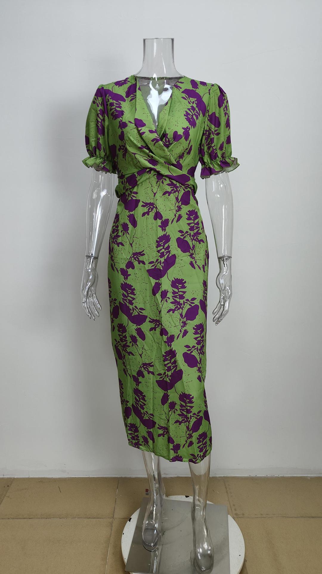 Robe Imprimée Contrastante Tendance avec un Style Élégant, Col en V Ajusté, Manches Courtes, Sexy et Décontractée pour les Vacances, Robe pour Femme