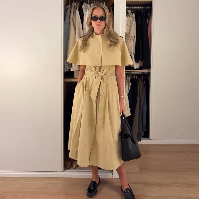Robe chemise pour femme style cape, col rabattu, col montant, taille définie, coupe A-line, robe longue, vêtement de mode quotidienne.