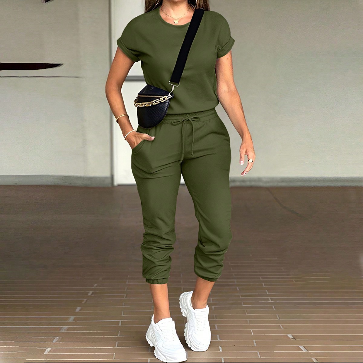 Ensemble deux pièces de sport pour femmes, mode d'été, confortable, décontracté, couleur unie, col rond, haut à manches courtes et pantalon élastique