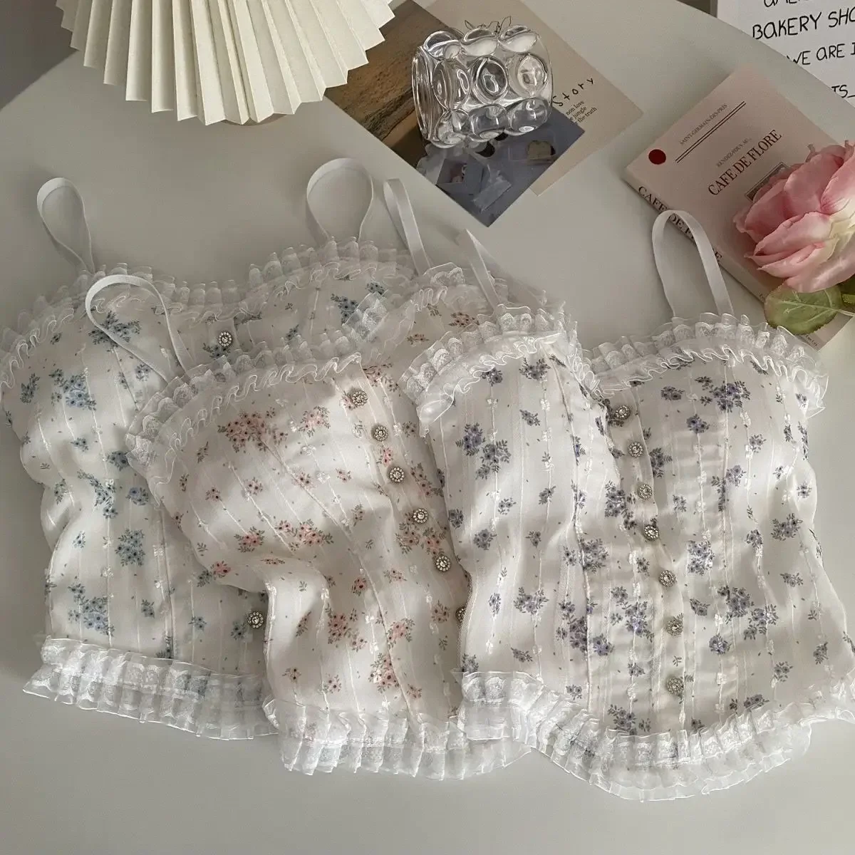 Camisole à ourlet d'oreille en bois floral français pour femmes, vêtements d'extérieur pour femmes avec dos en dentelle respirante, beaux sous-vêtements pour l'été
