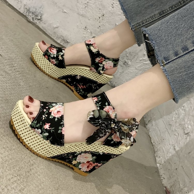 Personnalisable dentelle chaude loisirs femmes compensées talon femmes chaussures 2025 été sandales fête plate-forme talons hauts chaussures femme chaussures