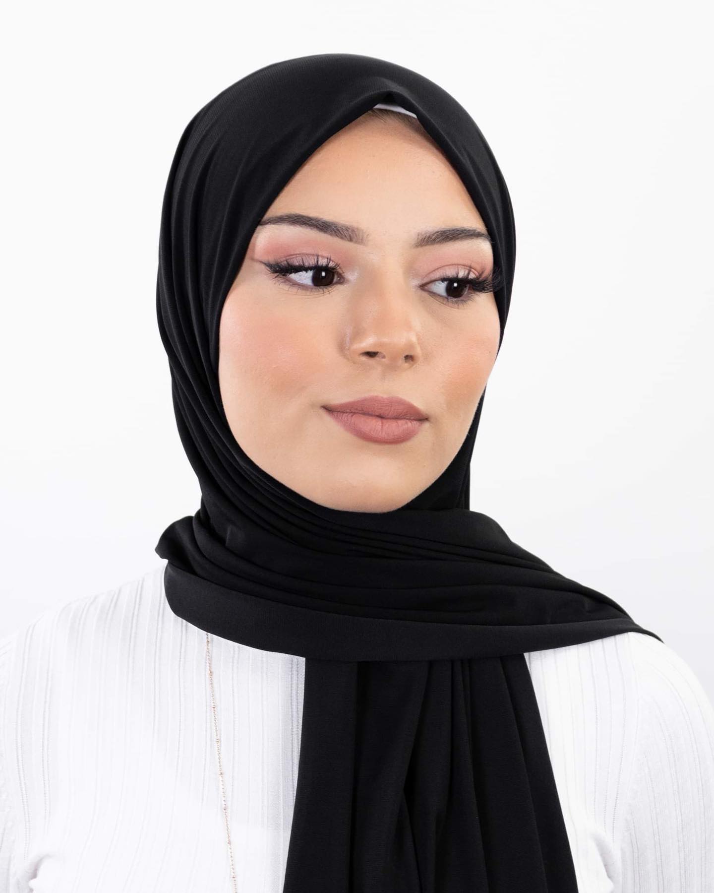 Broche gratuite instantanée en mousseline de soie Hijab femmes Jersey Bonnet Islam châles et enveloppes Bonnet Hijab sous-écharpe casquette Foulard Femme