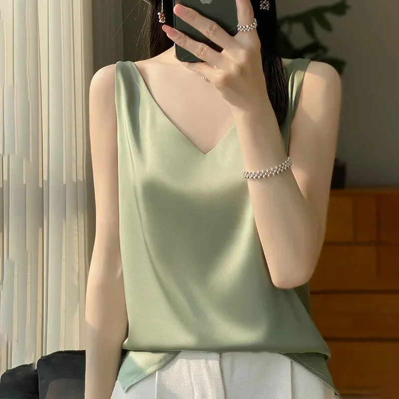 Camisole en soie glacée pour femmes, col en v, débardeur en Satin blanc, mûrier, haut court d'été pour dames, chemisier sans manches solide