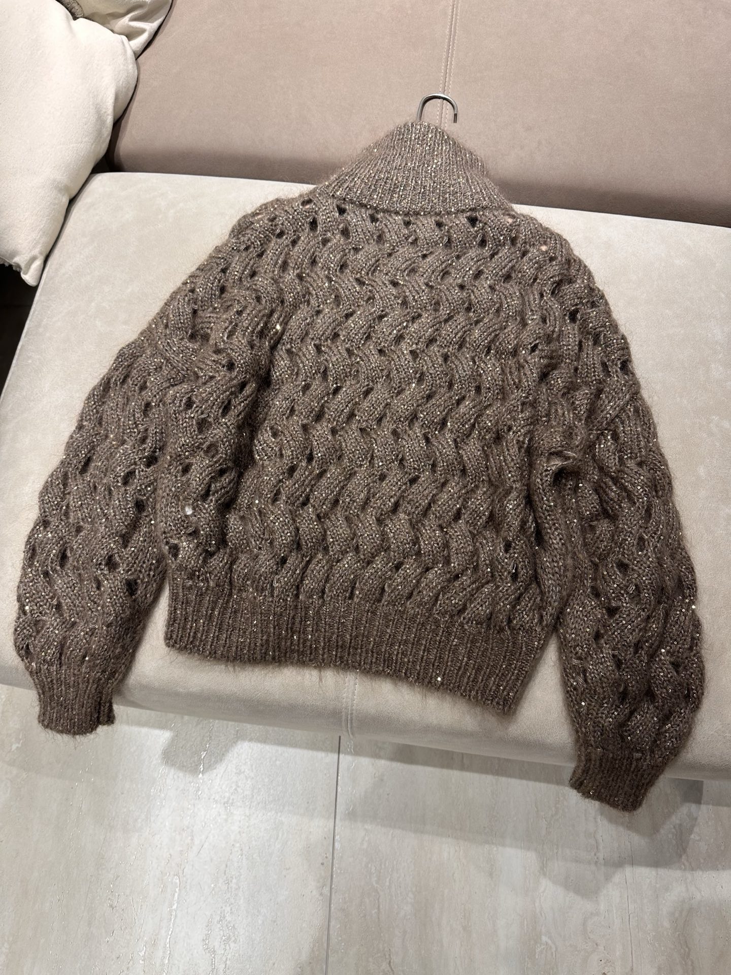 Cardigan en maille de mohair ajouré à fermeture éclair pour femmes, design luxueux à sequins