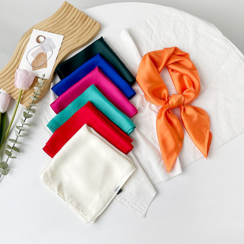 Foulard imprimé pour femme, hijab, bandana, mouchoir, écharpe en soie, châle carré de luxe pour femme, couvre-chef