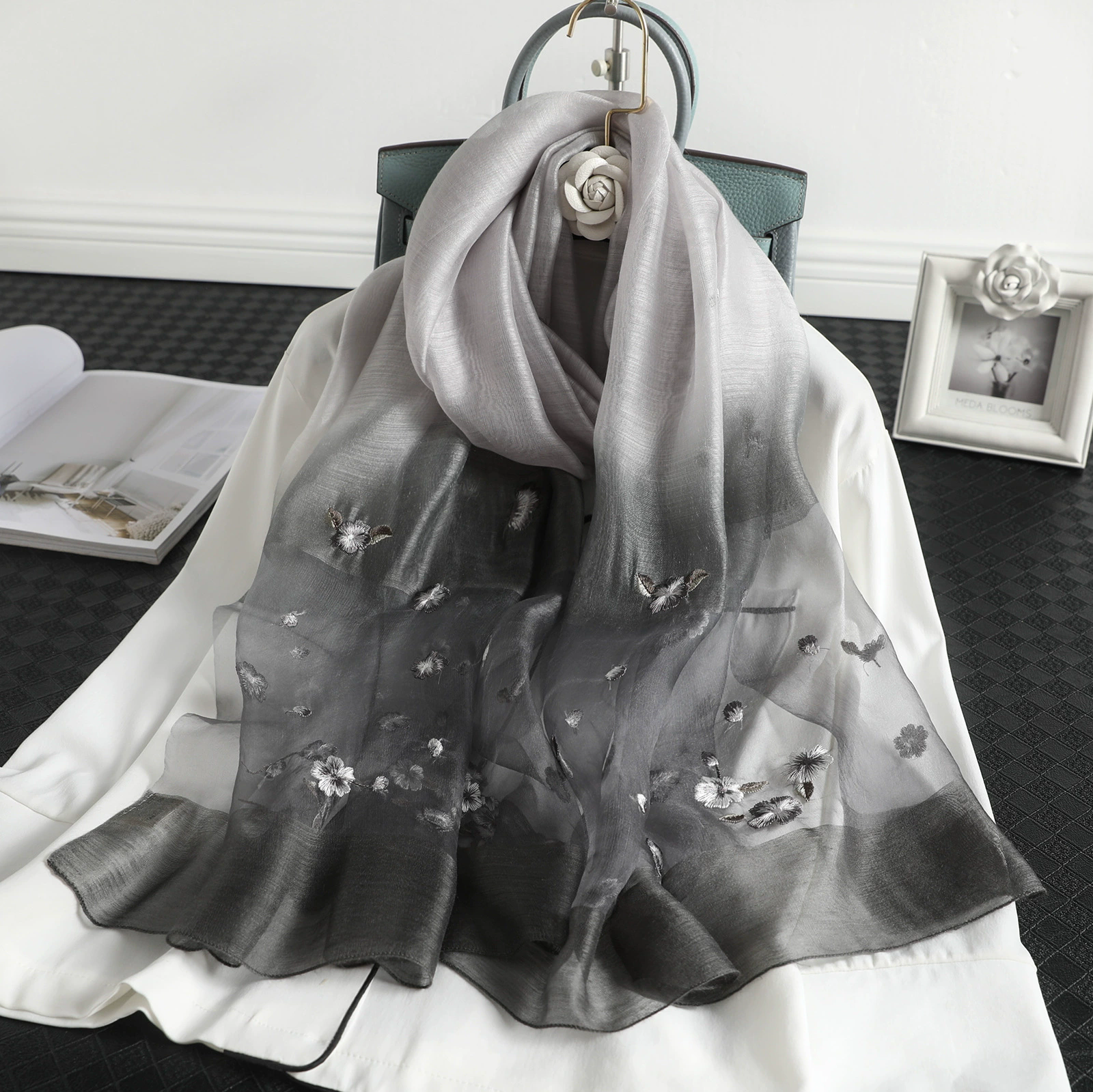Écharpe brodée à la main en soie, châle décoratif élégant et polyvalent, nouvelle collection automne/hiver, vente en gros
