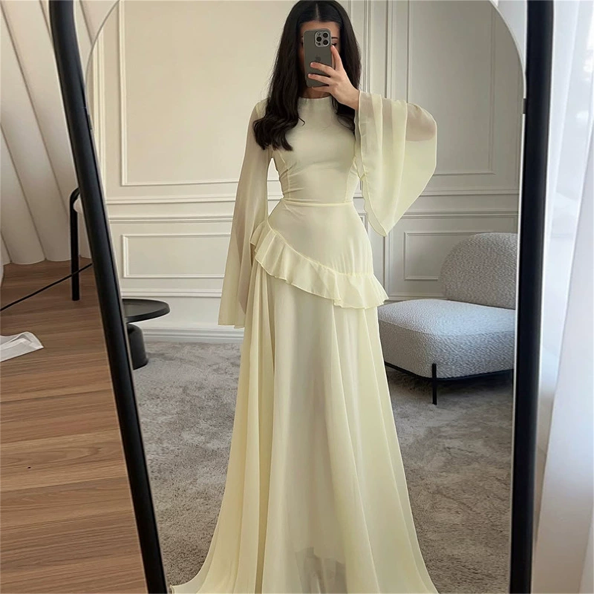 Robe longue en mousseline bleu ciel personnalisée à manches évasées pour femme, avec taille à volants, longueur ras du sol, idéale pour invitées de mariage, soirées formelles et fêtes
