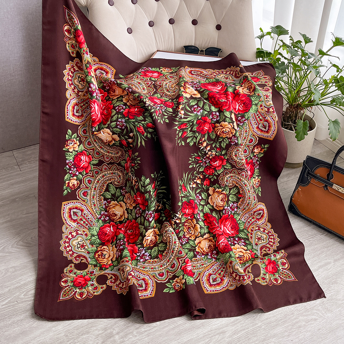 Femmes russe écharpe florale Style ethnique carré Bandana foulards dames mouchoir bandeau foulard en soie enveloppes de cheveux 2025