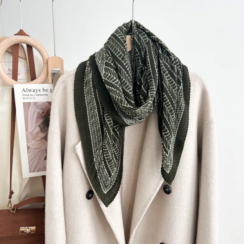 Nouveau Foulard Carré Plissé Miyake Haut de Gamme, Foulard Imprimé Simple pour Sac, Foulard Polyvalent Chaud et Protecteur pour le Cou pour Femme