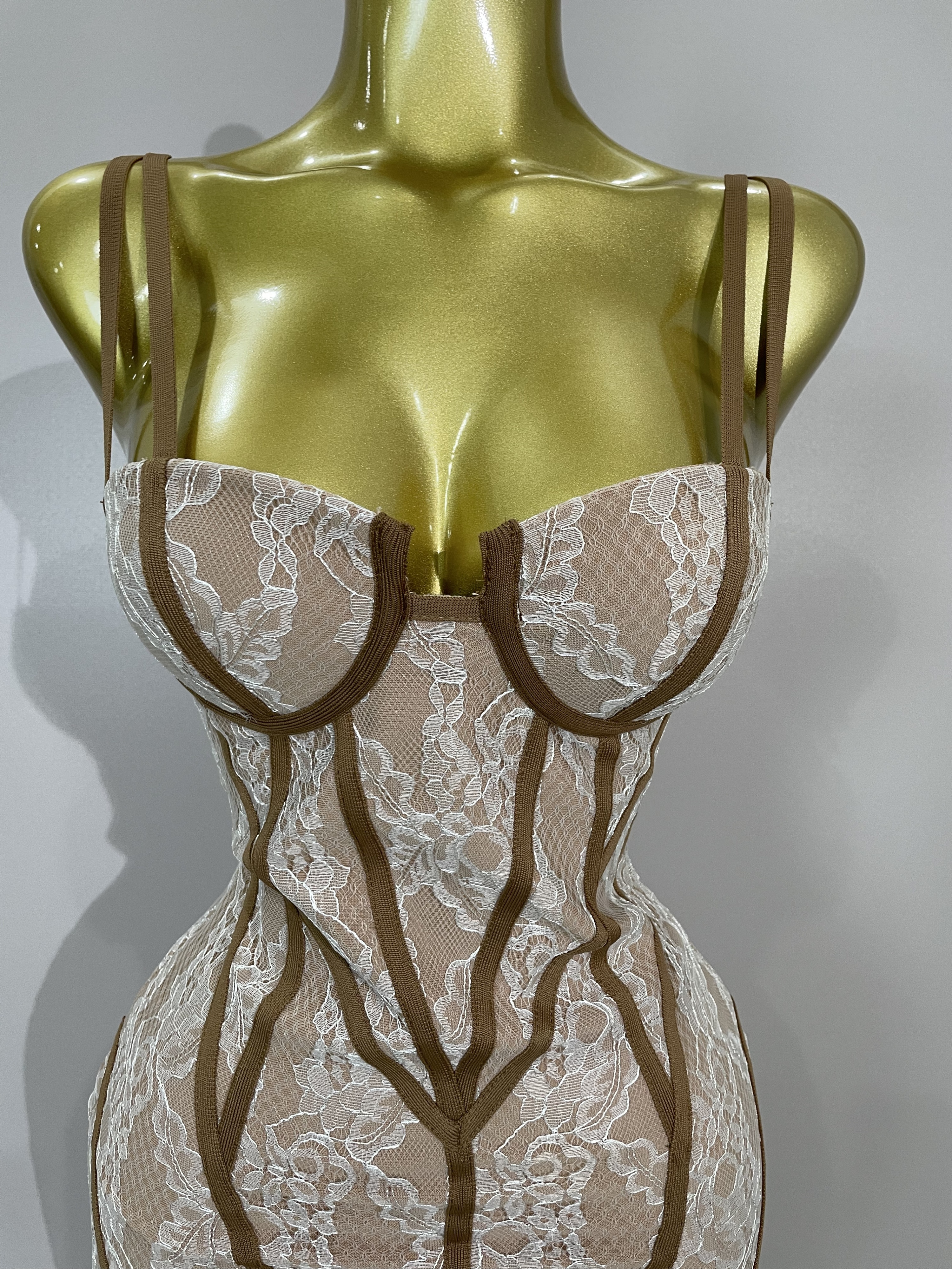 Robe de soirée en dentelle pour femmes, Design Original, Camisole, dos nu, robes de soirée d'anniversaire, tenue de spectacle en boîte de nuit, nouvelle collection 2025